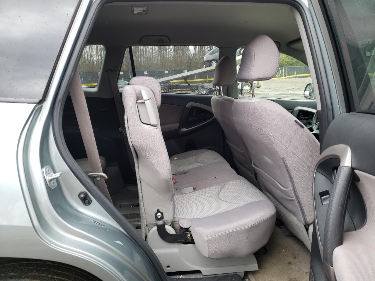 Photo 6 from auction – 2007 TOYOTA RAV4 with VIN JTMBD35V075115617