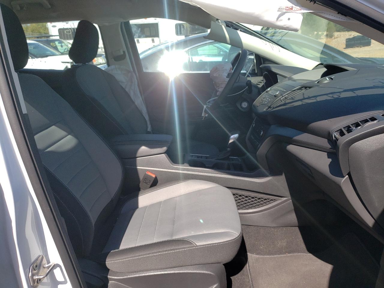 Photo 5 from auction – 2019 FORD ESCAPE S with VIN 1FMCU0F7XKUB74607