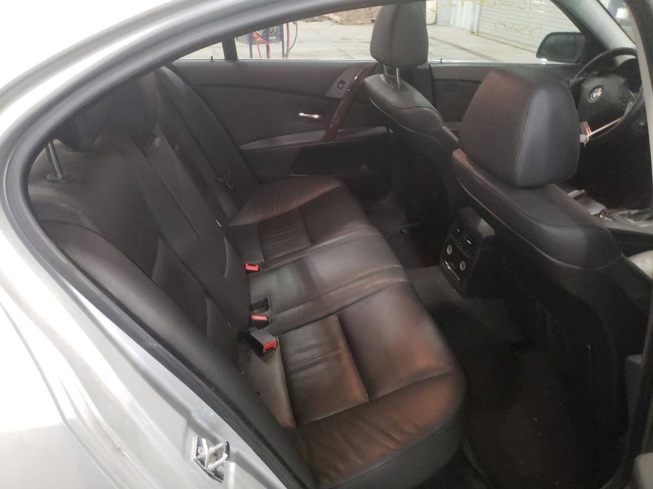 Photo 6 from auction – 2007 BMW 530 XI with VIN WBANF73537CU28171