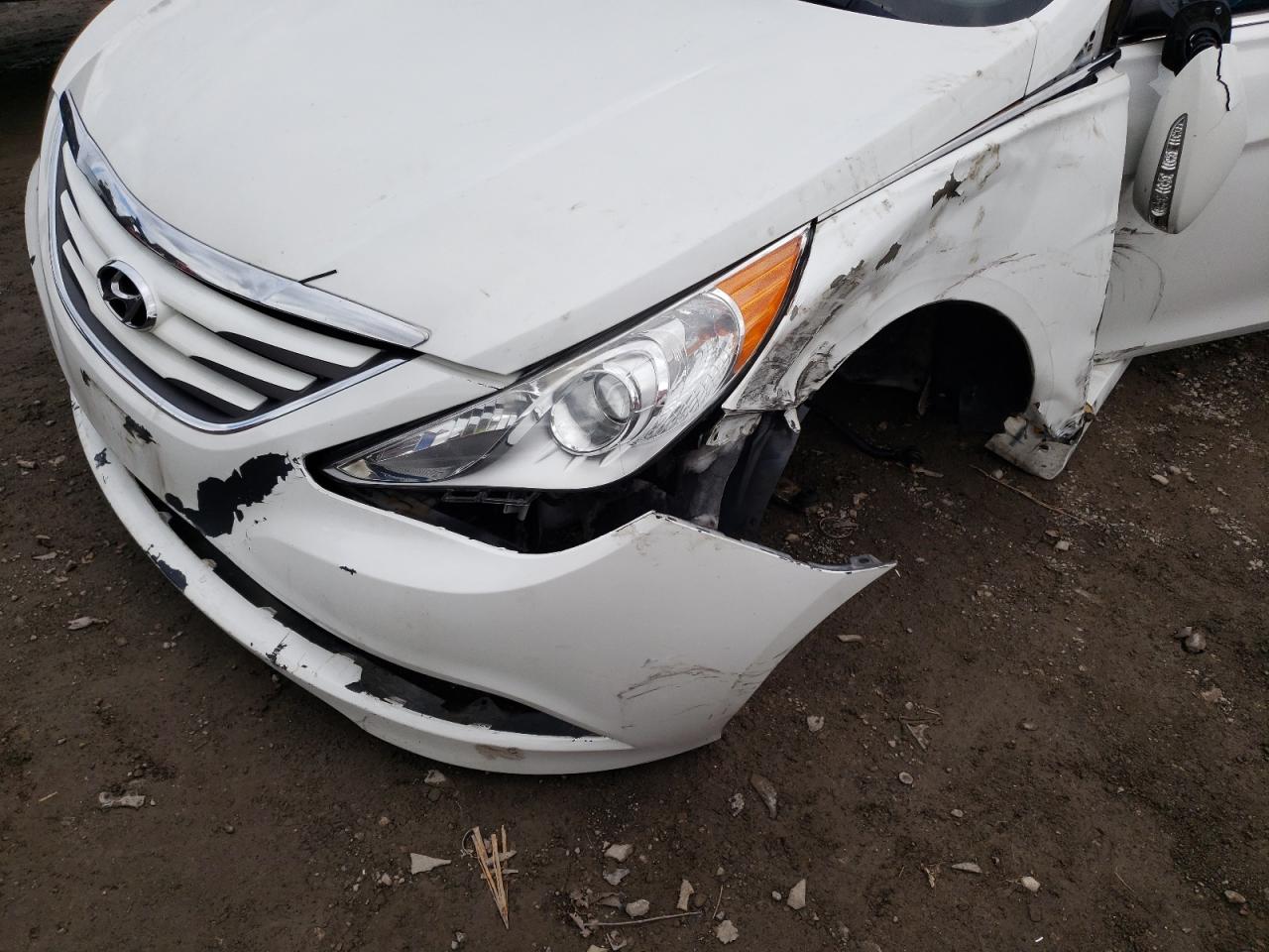 Photo 9 from auction – 2014 HYUNDAI SONATA GLS with VIN 5NPEB4AC1EH870835