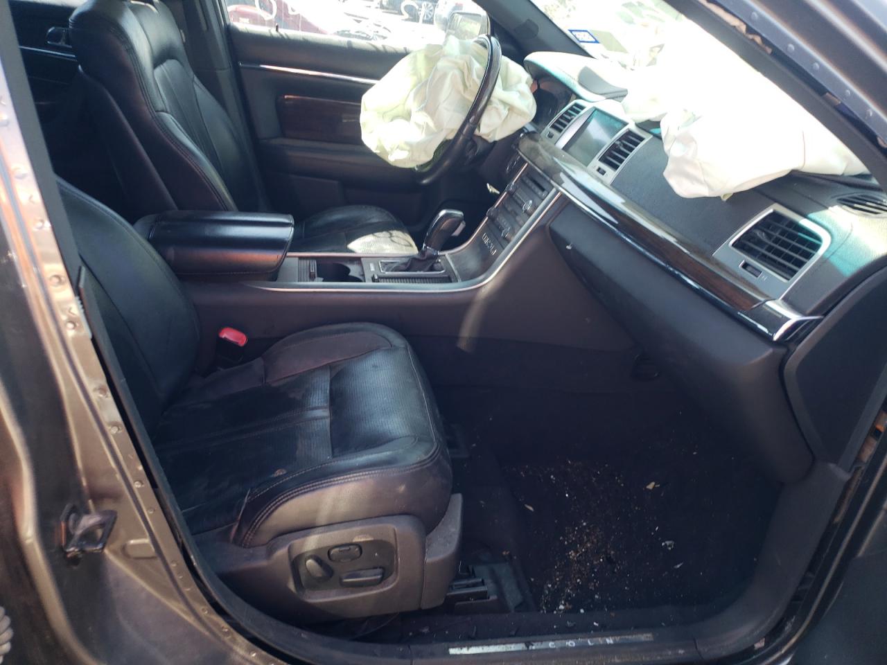 Photo 5 from auction – 2011 LINCOLN MKS with VIN 1LNHL9DR7BG600561