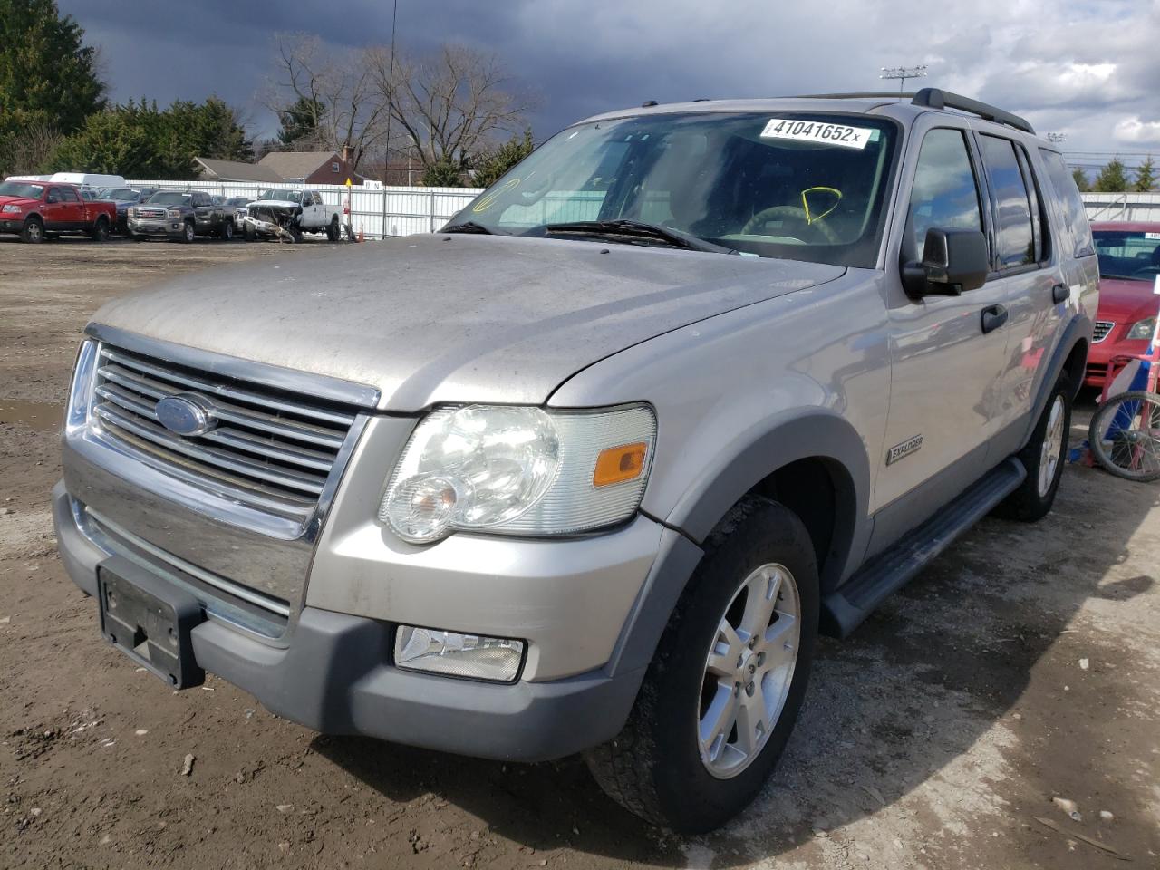 Photo 2 from auction – 2006 FORD EXPLORER X with VIN 1FMEU73E66UB20988