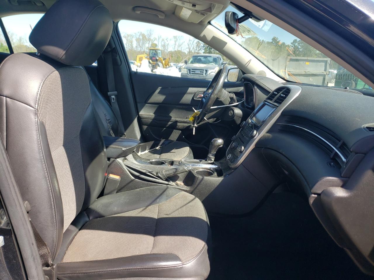 Photo 5 from auction – 2015 CHEVROLET MALIBU 2LT with VIN 1G11D5SL5FF257926