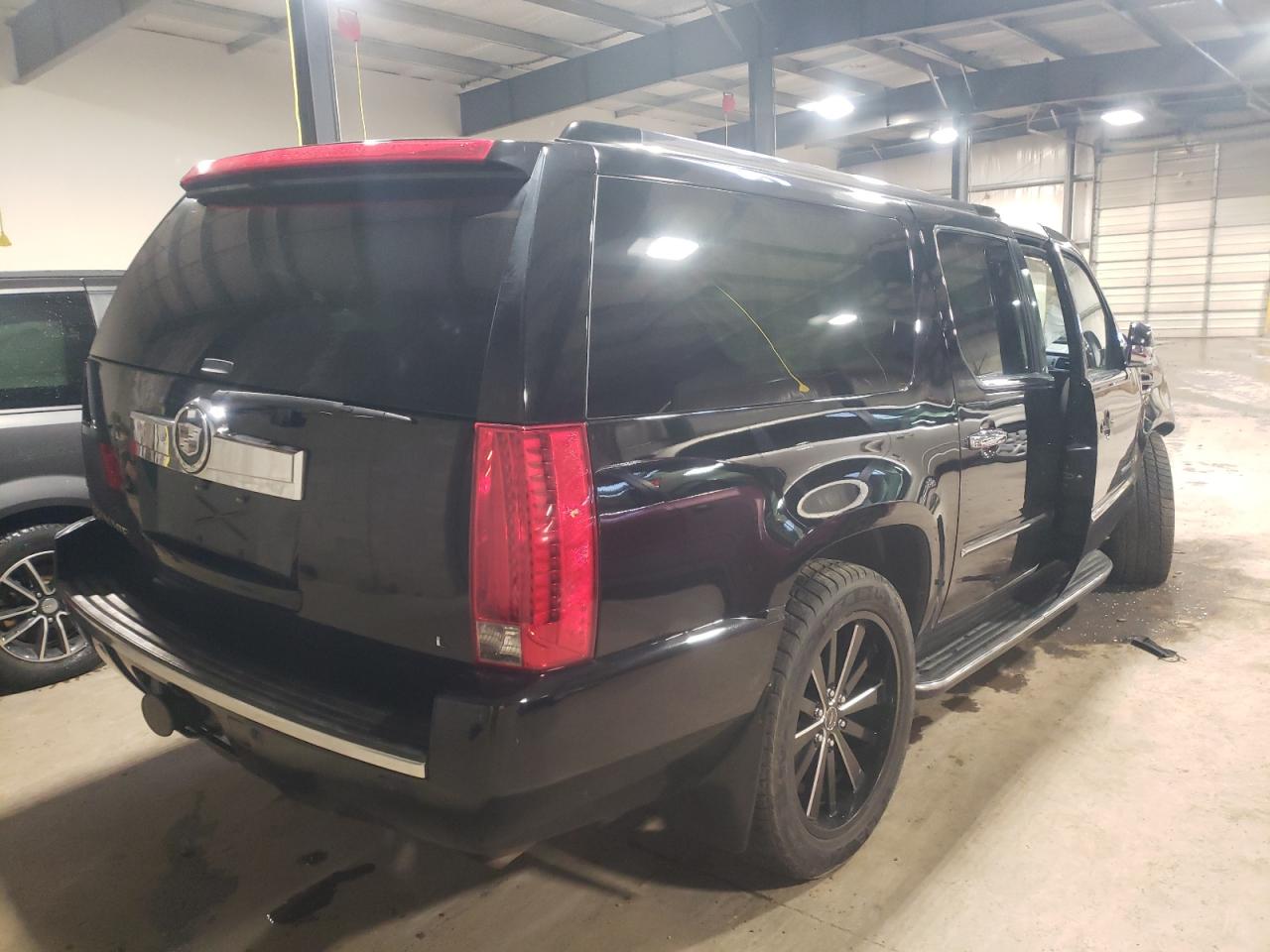 Photo 4 from auction – 2008 CADILLAC ESCALADE E with VIN 1GYFK66878R209970