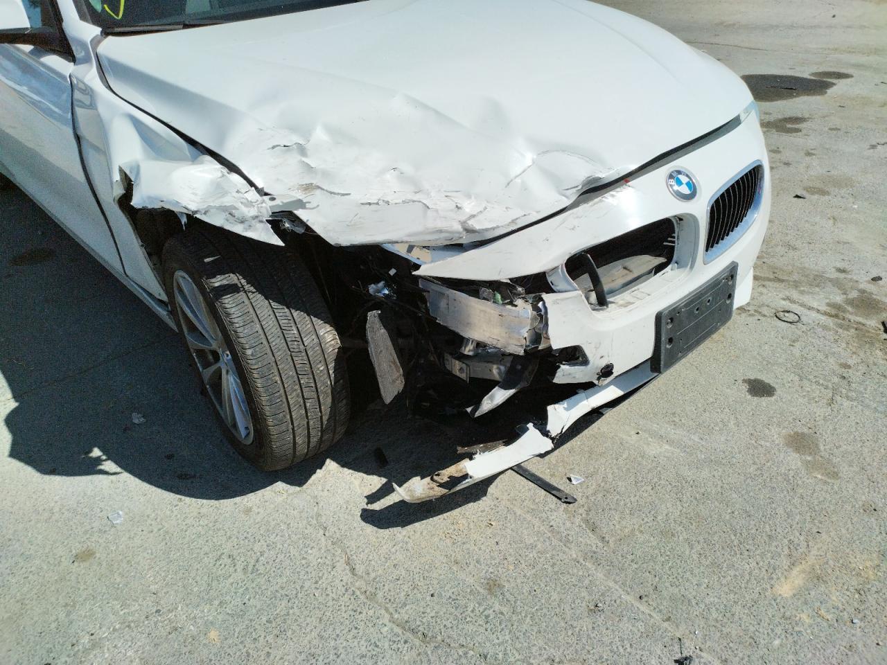Photo 9 from auction – 2016 BMW 320 I with VIN WBA8E1G55GNT34661