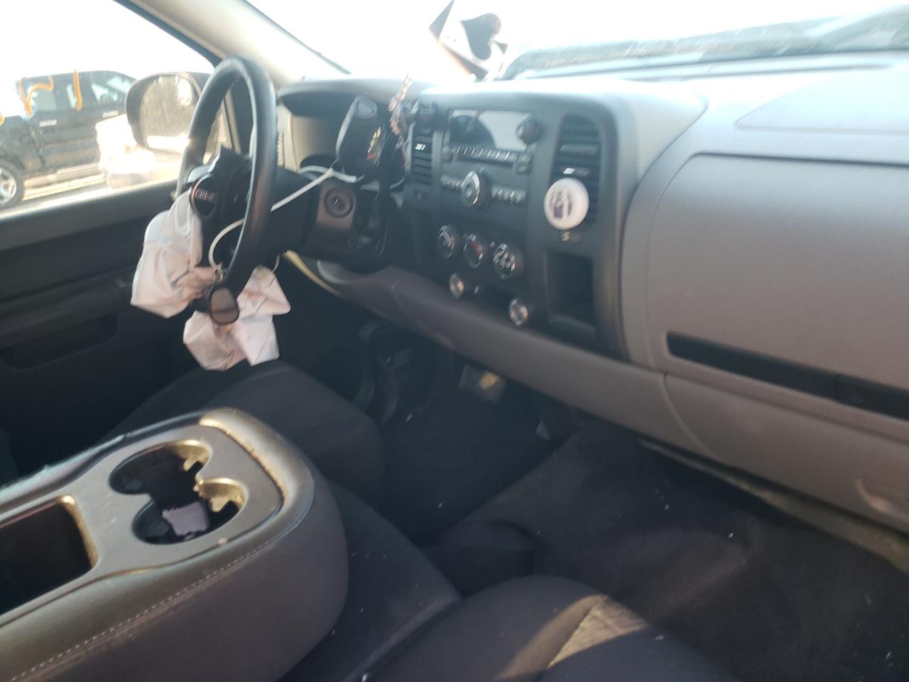 Photo 9 from auction – 2010 GMC SIERRA C15 with VIN 1GTSCUEA4AZ161490