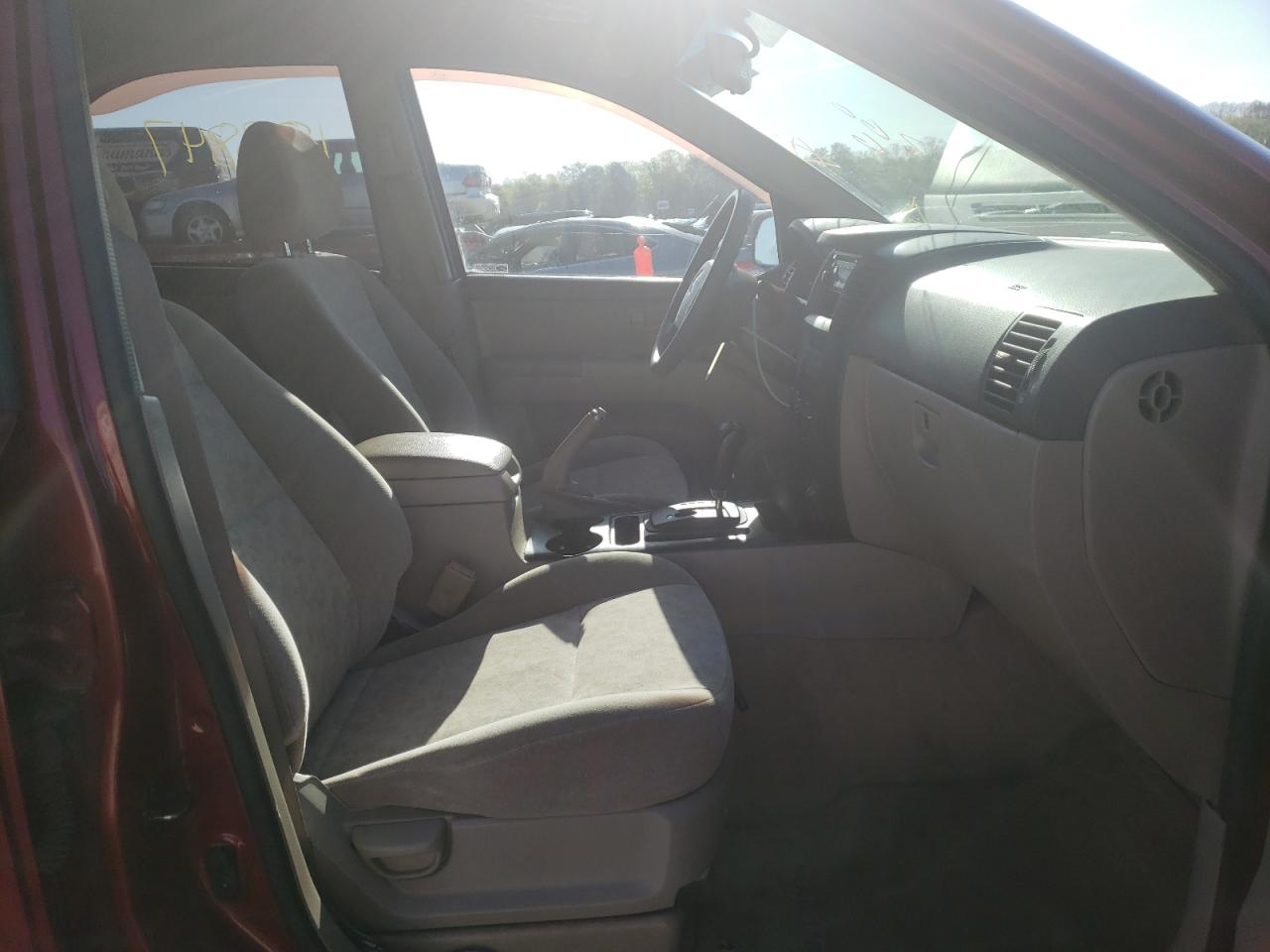 Photo 5 from auction – 2006 KIA SORENTO EX with VIN KNDJD733365589872