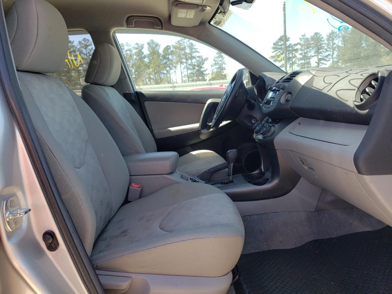 Photo 5 from auction – 2011 TOYOTA RAV4 with VIN 2T3ZF4DVXBW088315