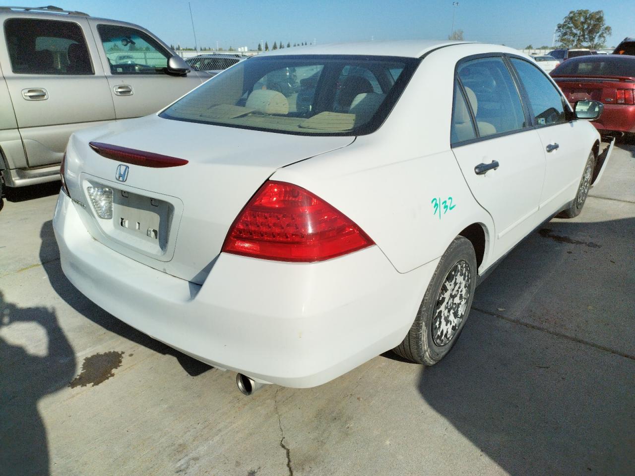 Photo 4 from auction – 2006 HONDA ACCORD VAL with VIN JHMCM56146C005206