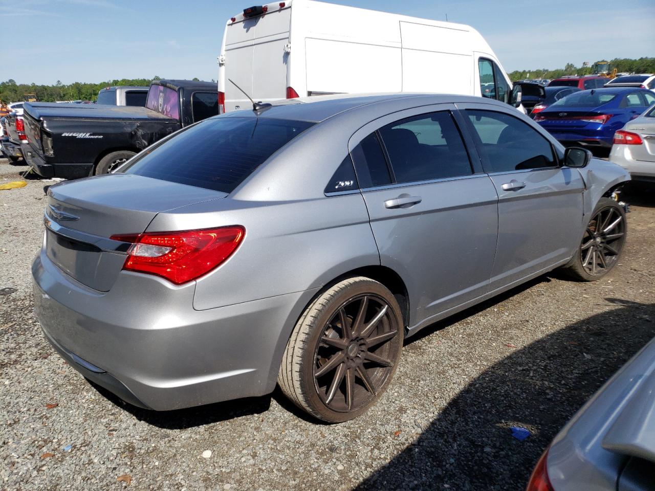 Photo 4 from auction – 2013 CHRYSLER 200 LX with VIN 1C3CCBAB2DN640398