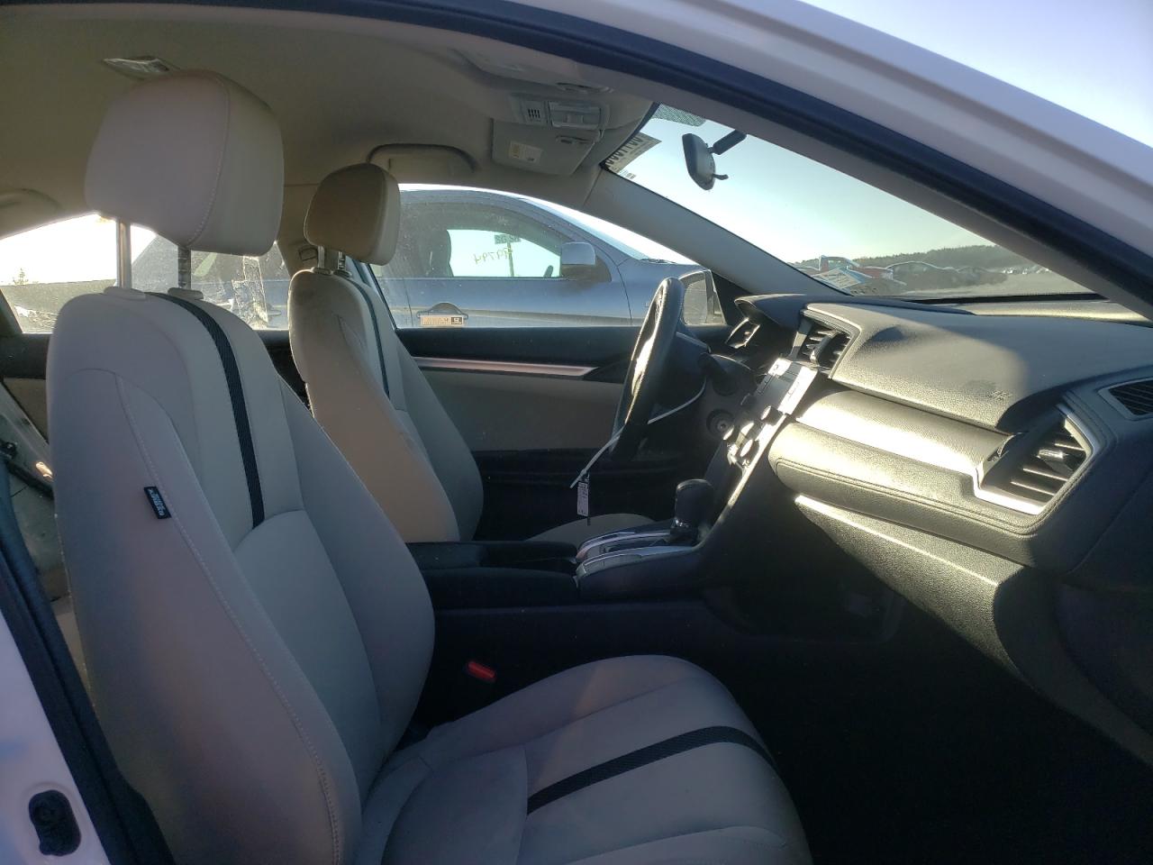 Photo 5 from auction – 2018 HONDA CIVIC LX with VIN 2HGFC2F55JH591232