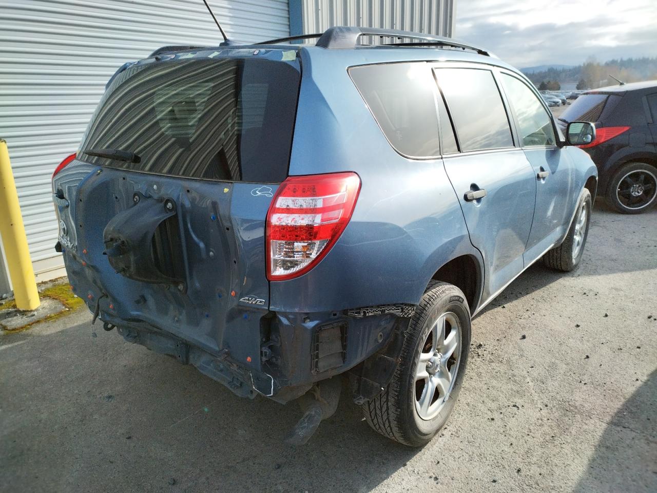 Photo 4 from auction – 2009 TOYOTA RAV4 with VIN JTMBF33VX9D010766
