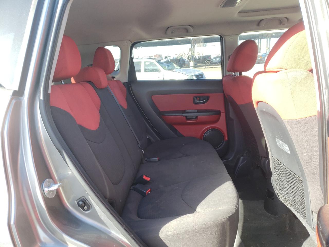 Photo 6 from auction – 2011 KIA SOUL + with VIN KNDJT2A21B7233662