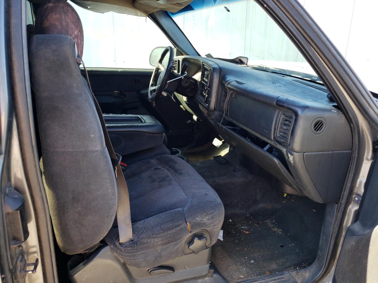 Photo 5 from auction – 2001 CHEVROLET SILVERADO with VIN 2GCEC19V811327723