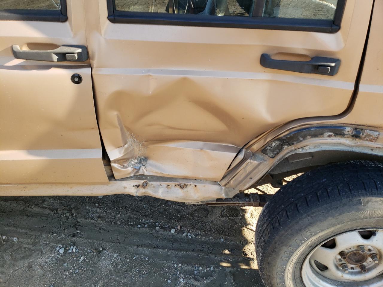 Photo 9 from auction – 2000 JEEP CHEROKEE S with VIN 1J4FN28S4YL187115