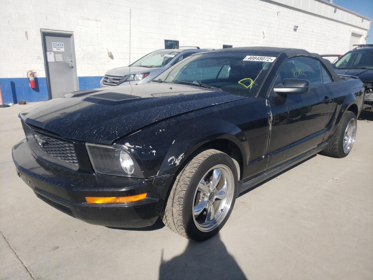 Photo 2 from auction – 2005 FORD MUSTANG with VIN 1ZVFT84N155256449