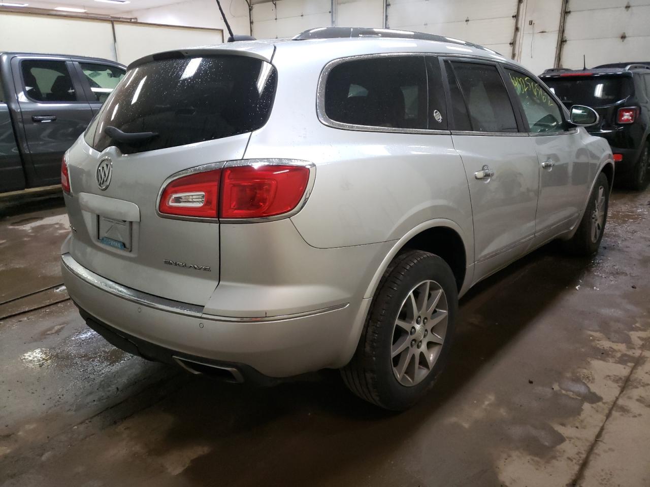 Photo 4 from auction – 2017 BUICK ENCLAVE with VIN 5GAKRAKD5HJ282020