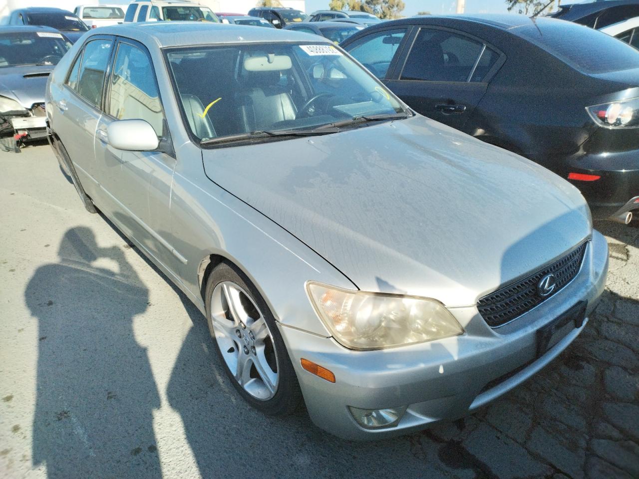 LEXUS IS 300 2002 with VIN JTHBD192820052730 - Photo from auction
