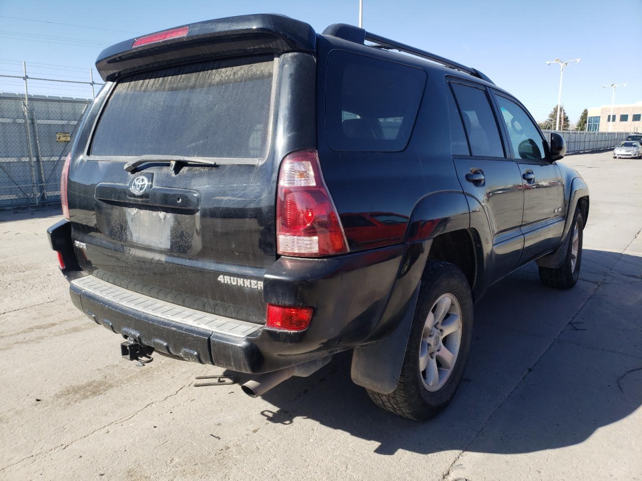 Photo 4 from auction – 2005 TOYOTA 4RUNNER SR with VIN JTEBU14R958041744