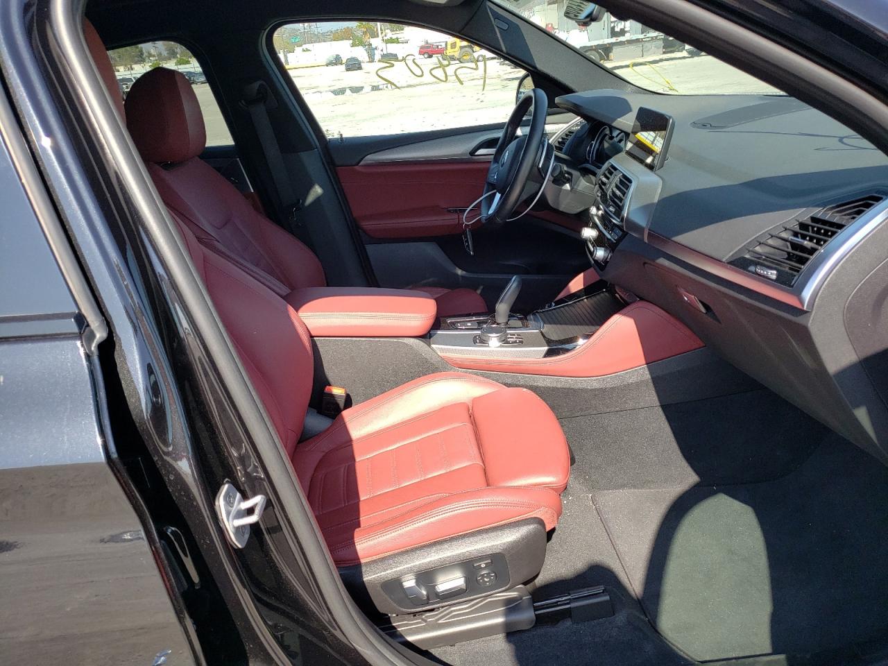 Photo 5 from auction – 2019 BMW X4 XDRIVE3 with VIN 5UXUJ3C50KLG54216