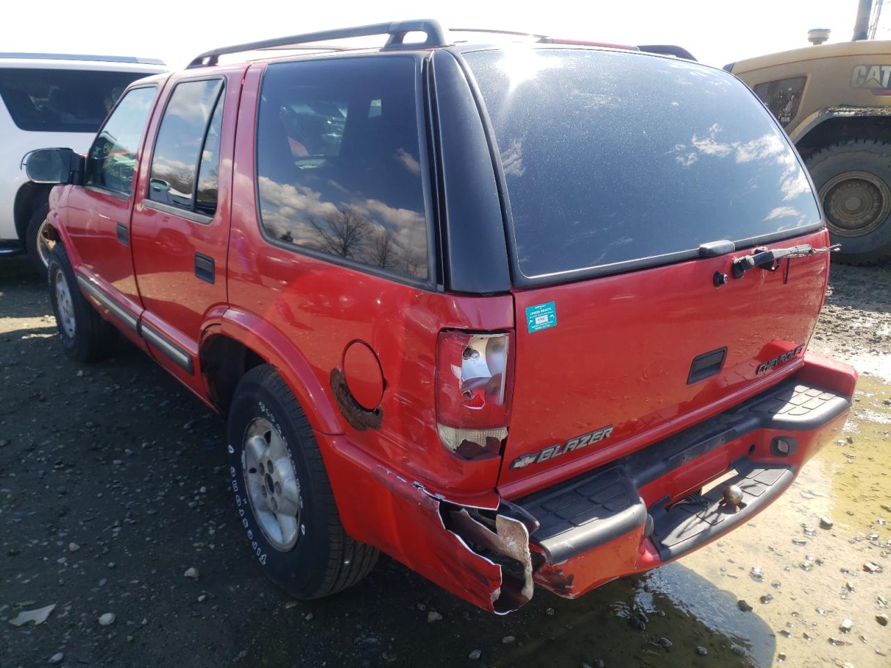 Photo 3 from auction – 2000 CHEVROLET BLAZER with VIN 1GNDT13W9Y2171884