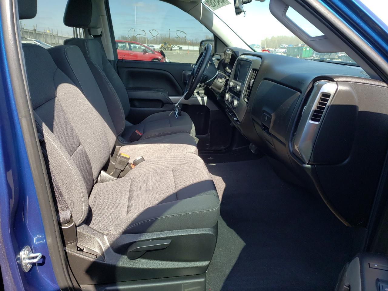 Photo 5 from auction – 2018 CHEVROLET SILVERADO with VIN 3GCUKREC8JG521614