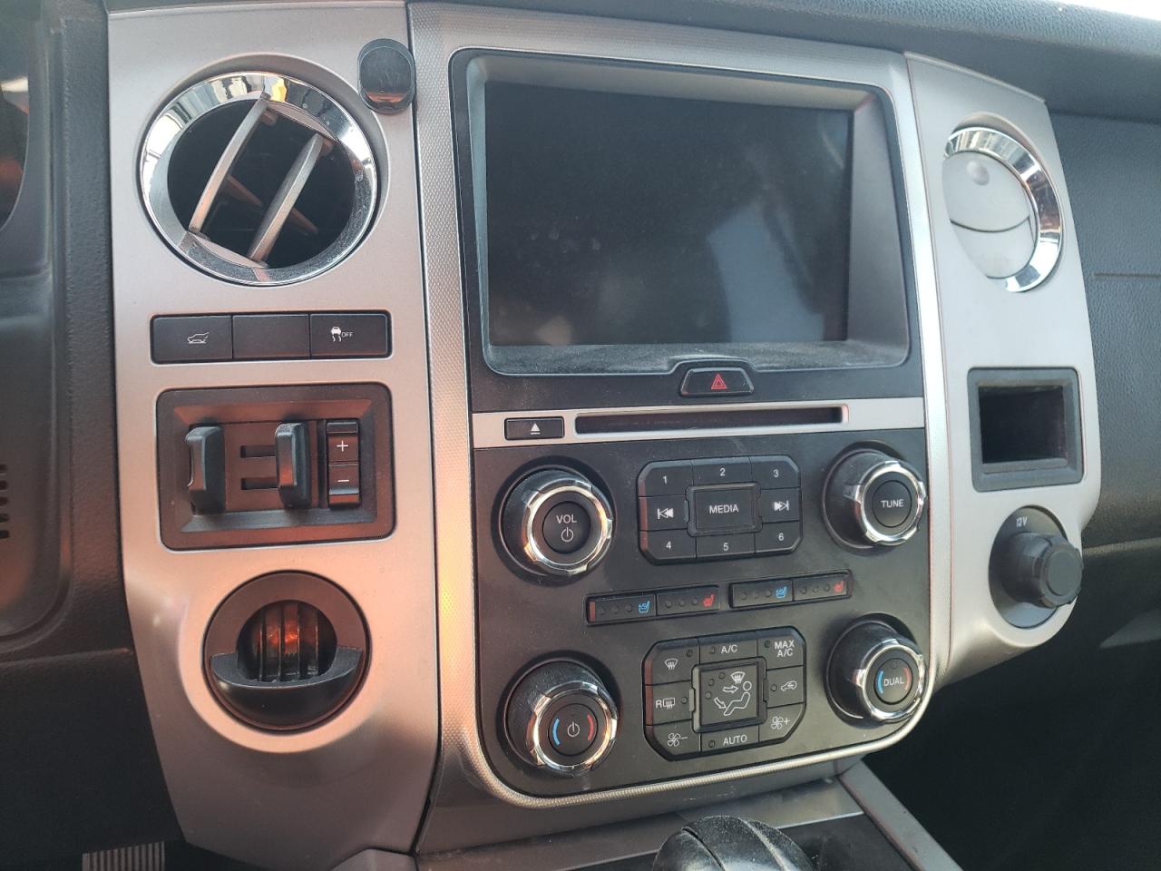Photo 9 from auction – 2017 FORD EXPEDITION with VIN 1FMJU1HT6HEA47086