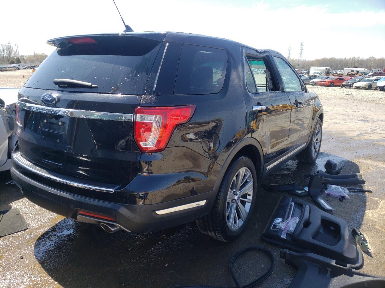 Photo 4 from auction – 2019 FORD EXPLORER L with VIN 1FM5K7F88KGB21872