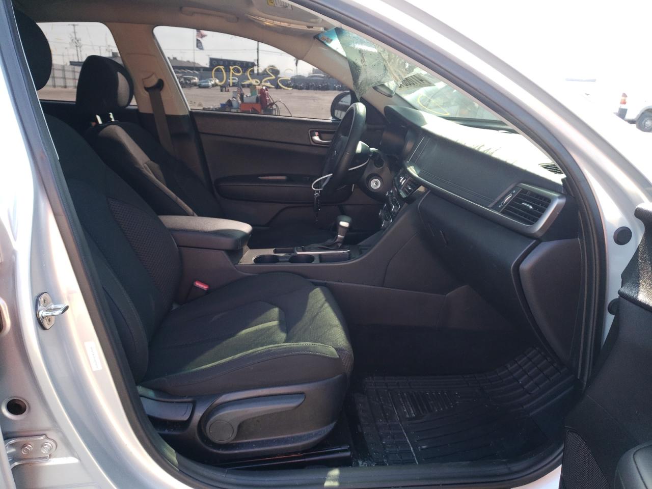 Photo 5 from auction – 2018 KIA OPTIMA LX with VIN 5XXGT4L33JG252151