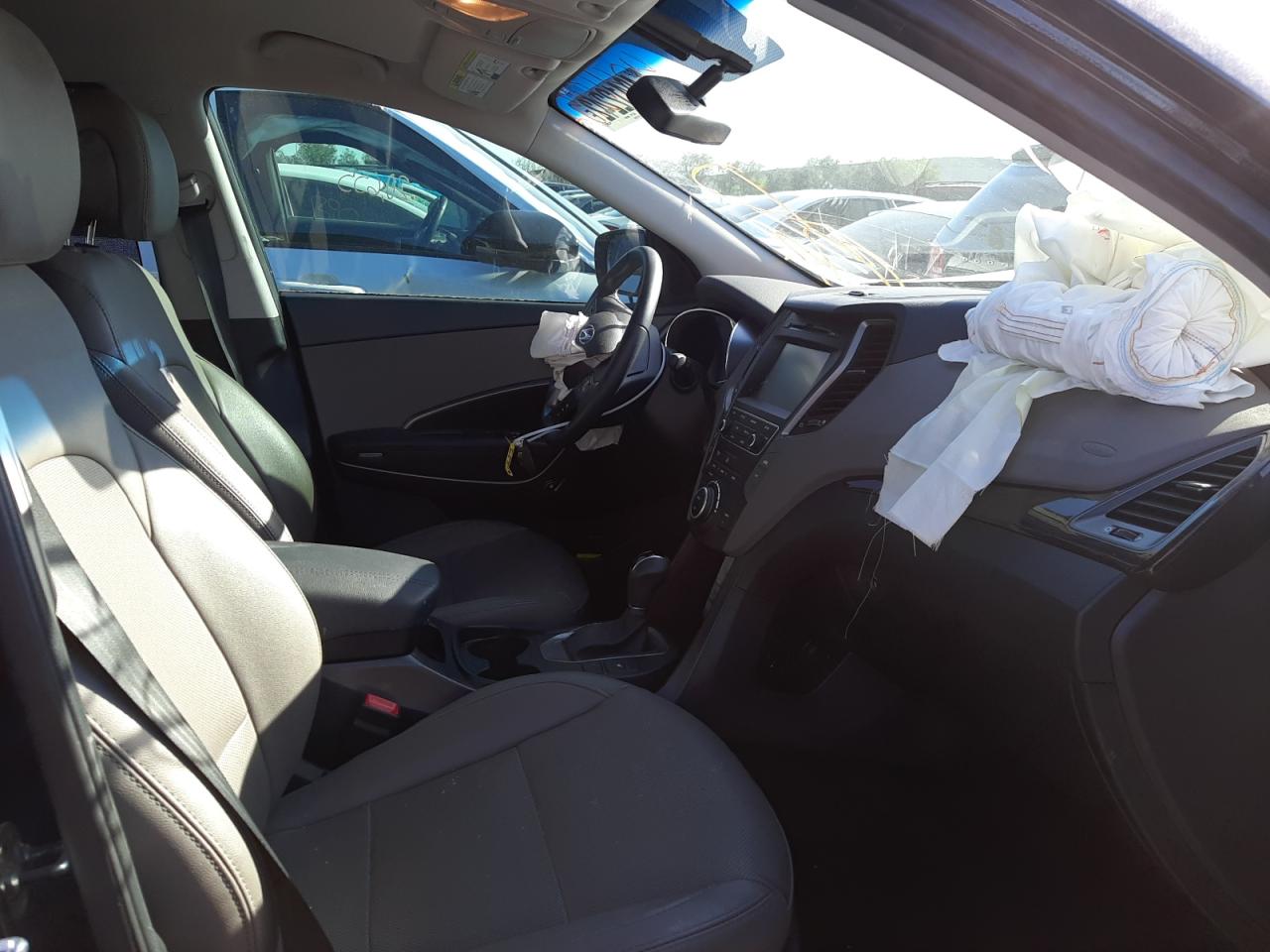 Photo 5 from auction – 2017 HYUNDAI SANTA FE S with VIN 5NMZU3LB3HH026145