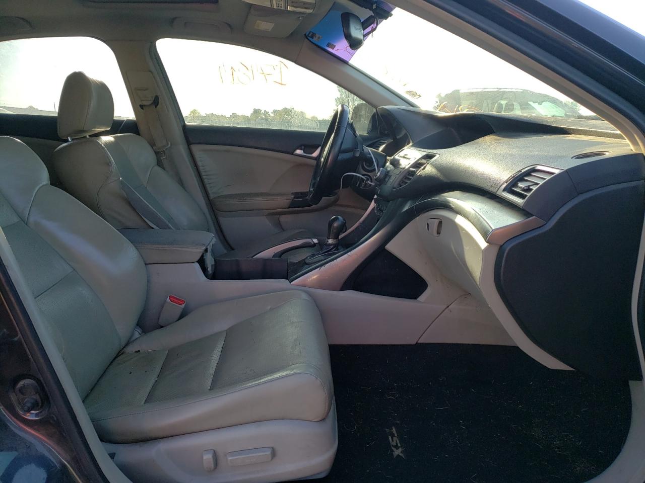 Photo 5 from auction – 2012 ACURA TSX with VIN JH4CU2F47CC002109