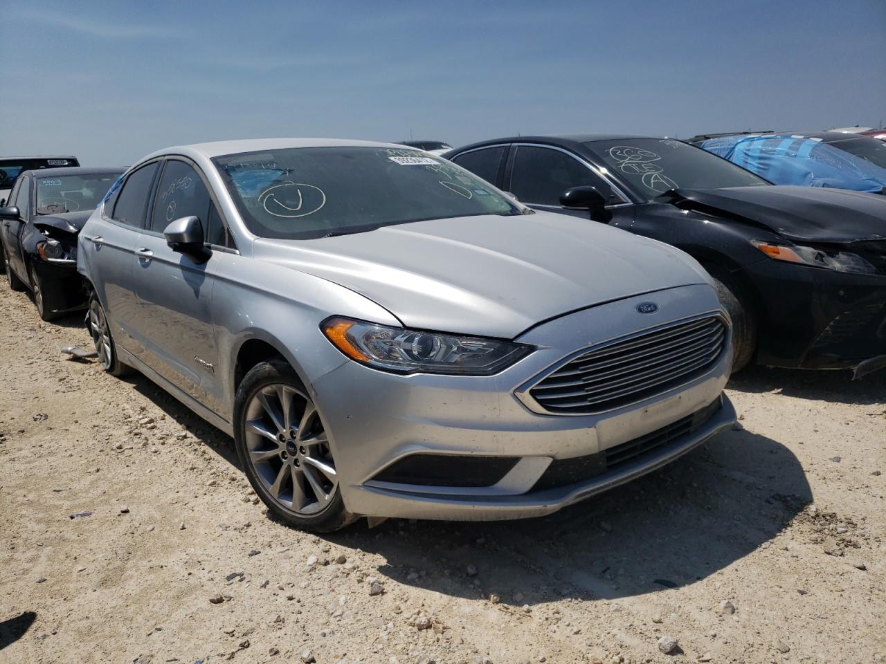 FORD FUSION SE 2017 with VIN 3FA6P0LU6HR358550 - Photo from auction