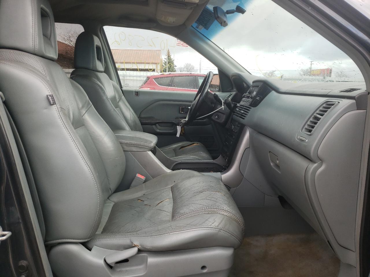 Photo 5 from auction – 2005 HONDA PILOT EXL with VIN 2HKYF18655H523542