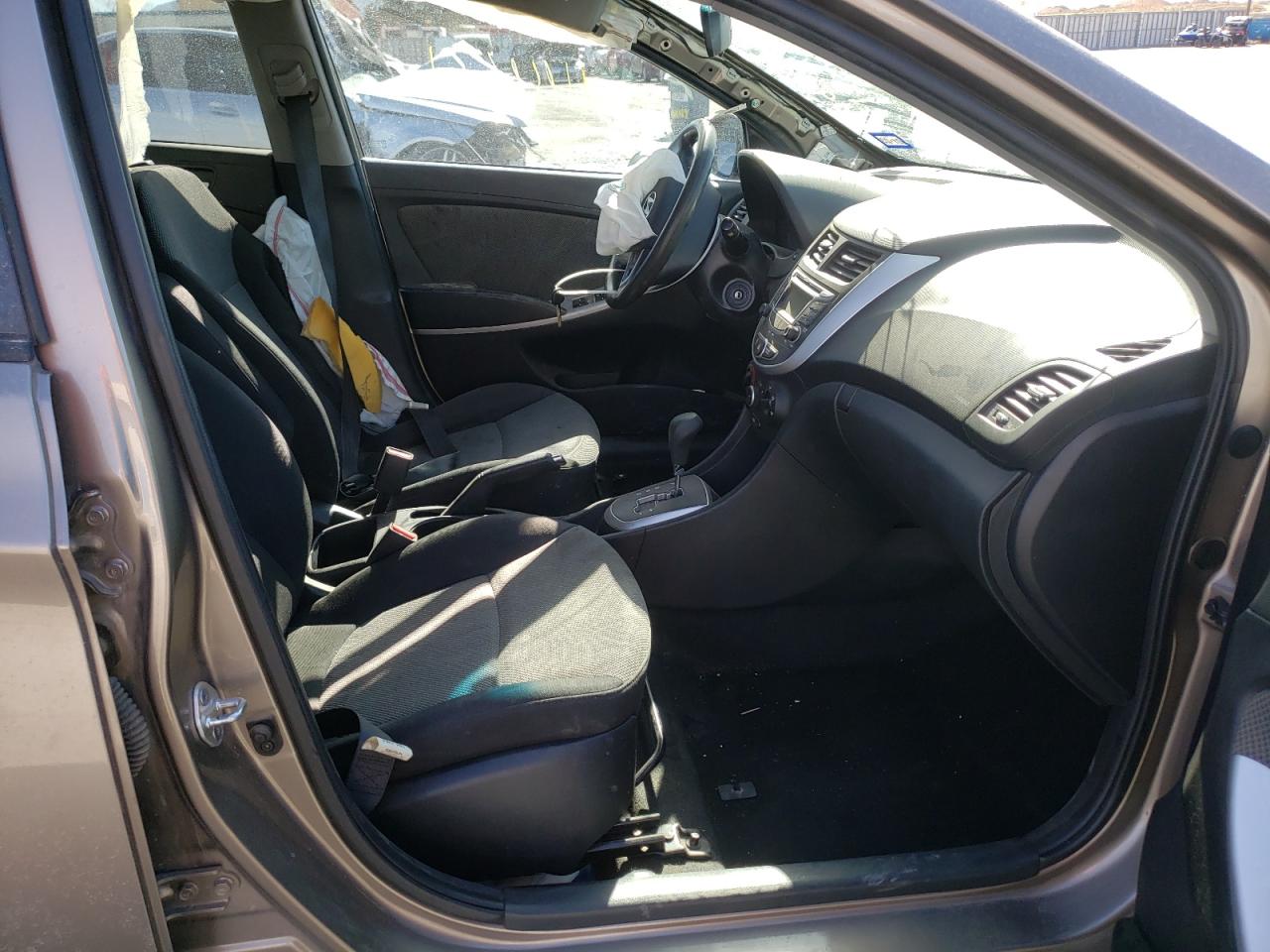 Photo 5 from auction – 2013 HYUNDAI ACCENT GLS with VIN KMHCT5AE1DU106771