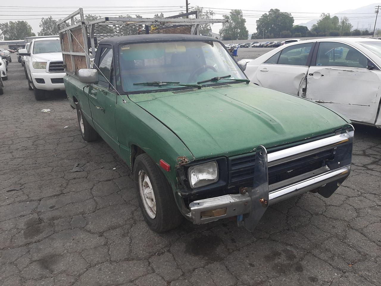 TOYOTA PICKUP 1/2 1983 with VIN JT4RN44S6D1152912 - Photo from auction