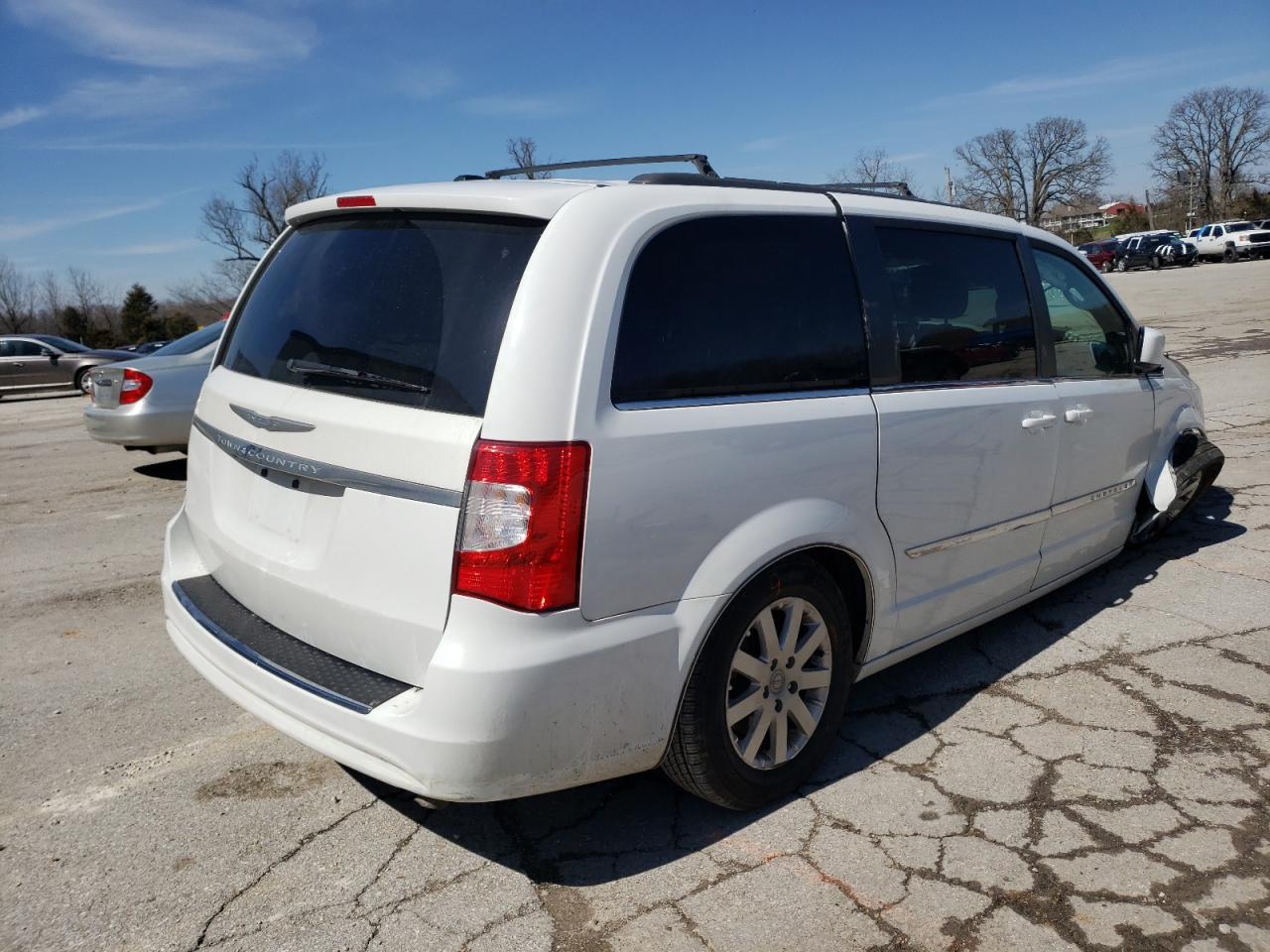 Photo 4 from auction – 2014 CHRYSLER TOWN & COU with VIN 2C4RC1BG4ER374493