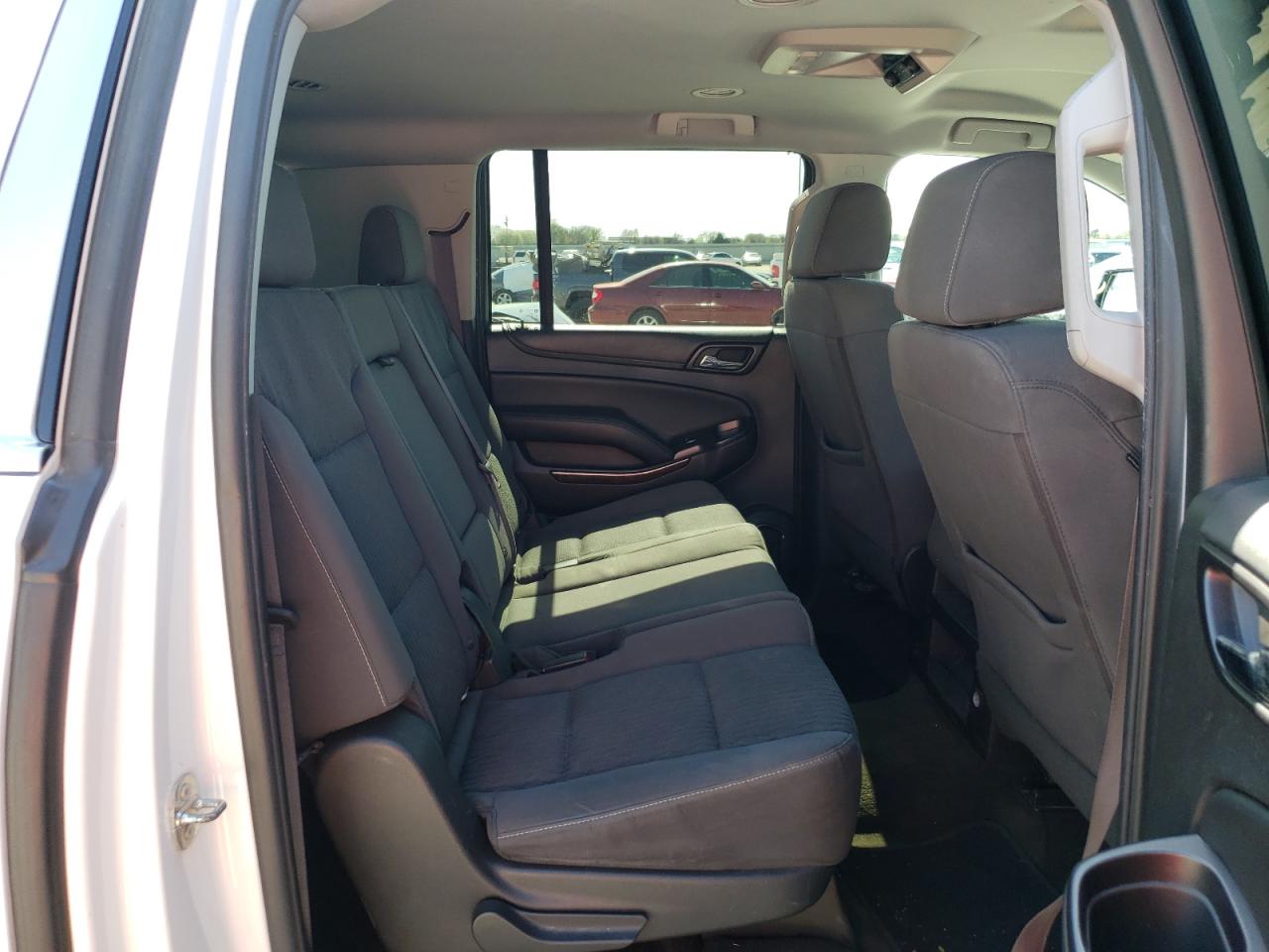 Photo 6 from auction – 2016 CHEVROLET SUBURBAN C with VIN 1GNSCGEC6GR345087