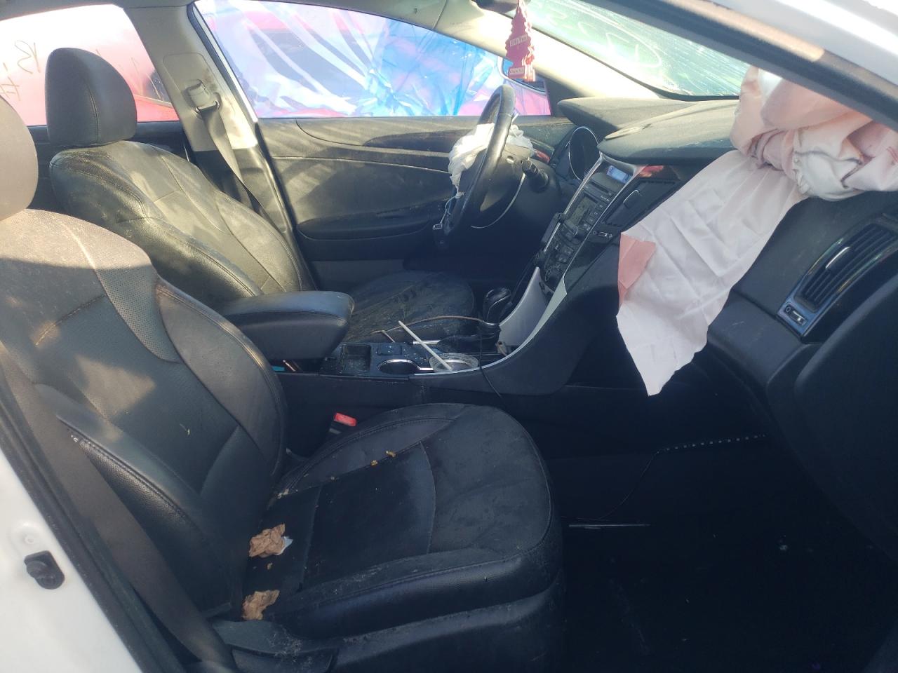 Photo 5 from auction – 2014 HYUNDAI SONATA SE with VIN 5NPEC4AC4EH890252
