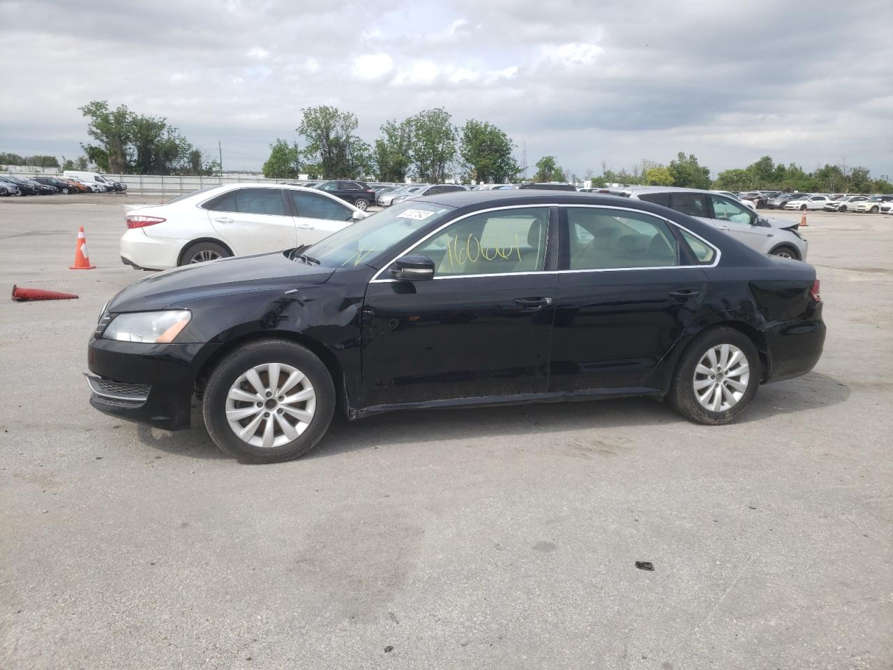Photo 9 from auction – 2014 VOLKSWAGEN PASSAT SE with VIN 1VWBS7A3XEC078972