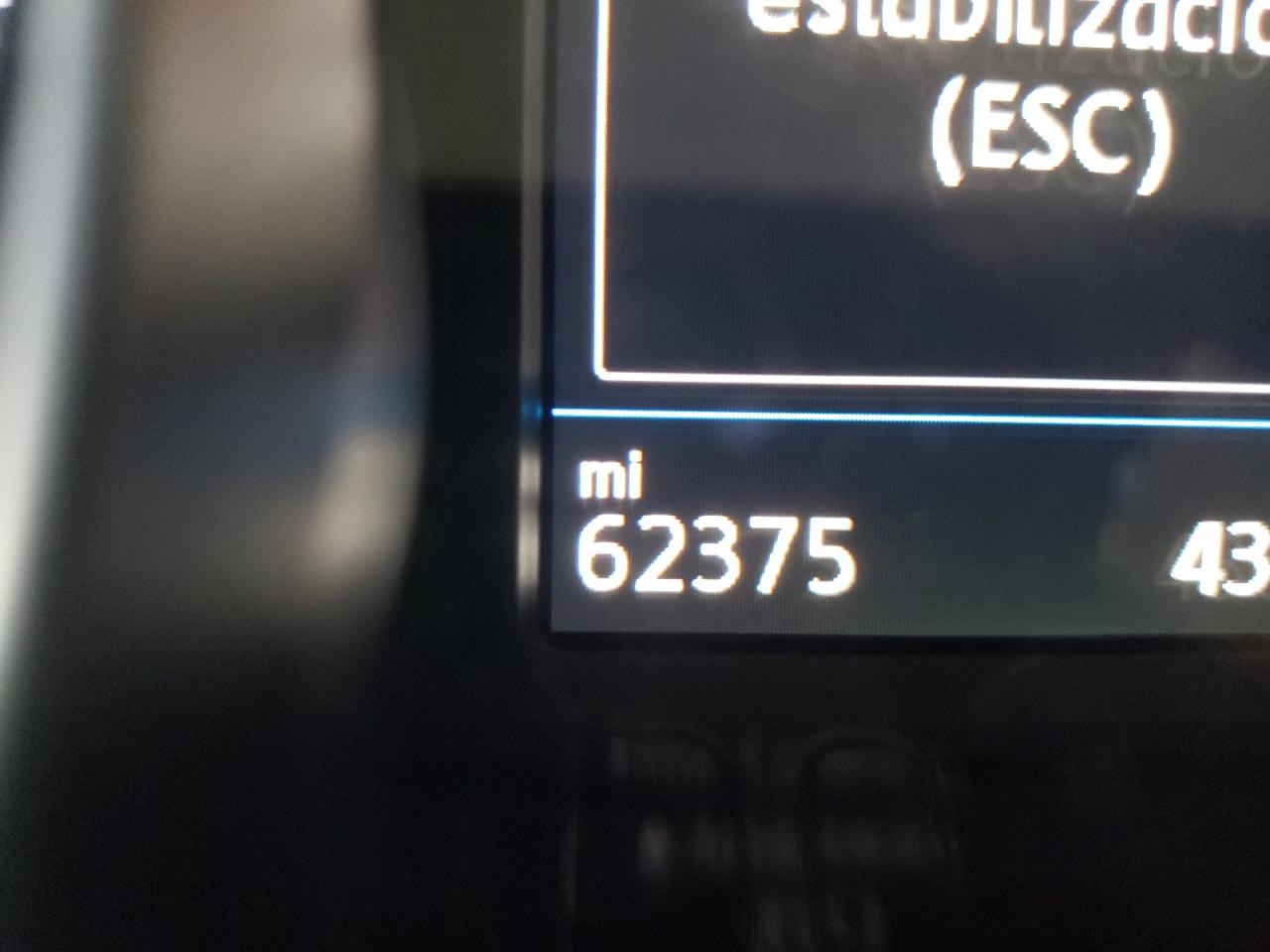 Photo 8 from auction – 2018 VOLKSWAGEN ATLAS SE with VIN 1V2LR2CA0JC523228