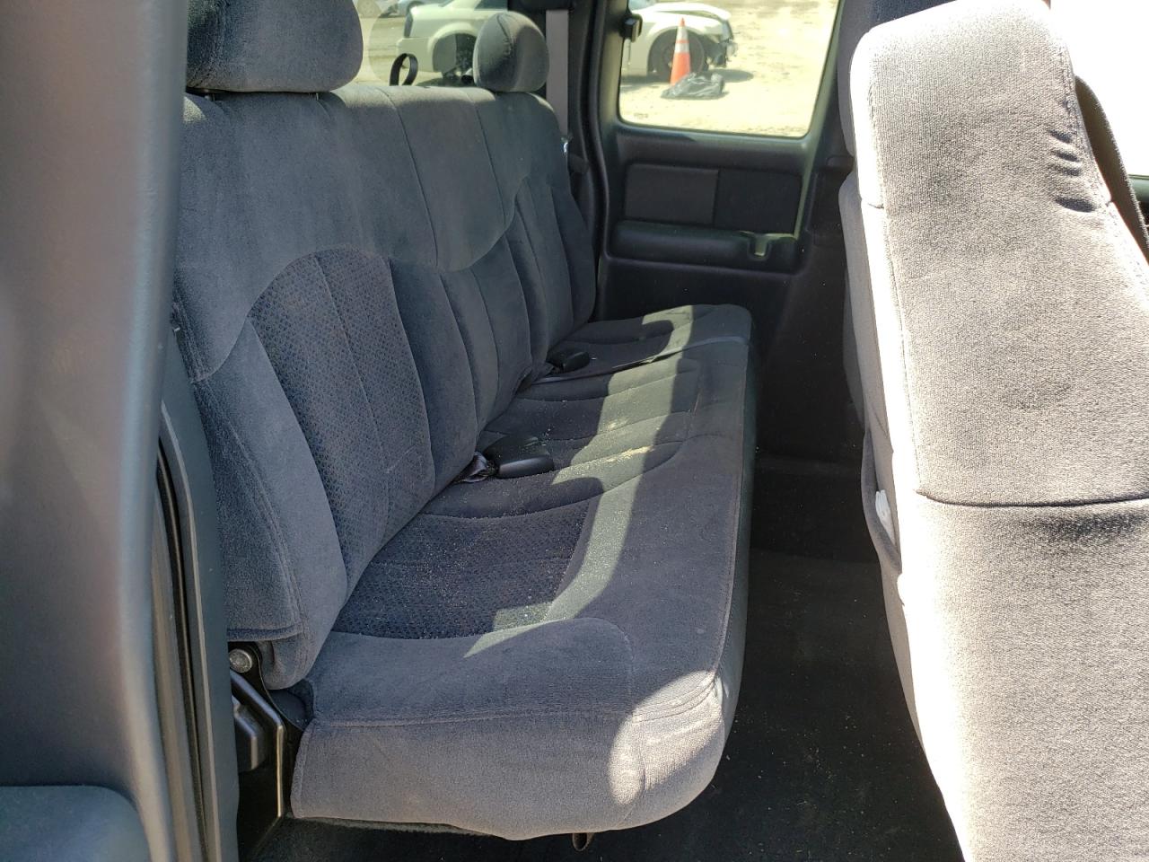 Photo 6 from auction – 2002 CHEVROLET SILVERADO with VIN 2GCEC19V821194804