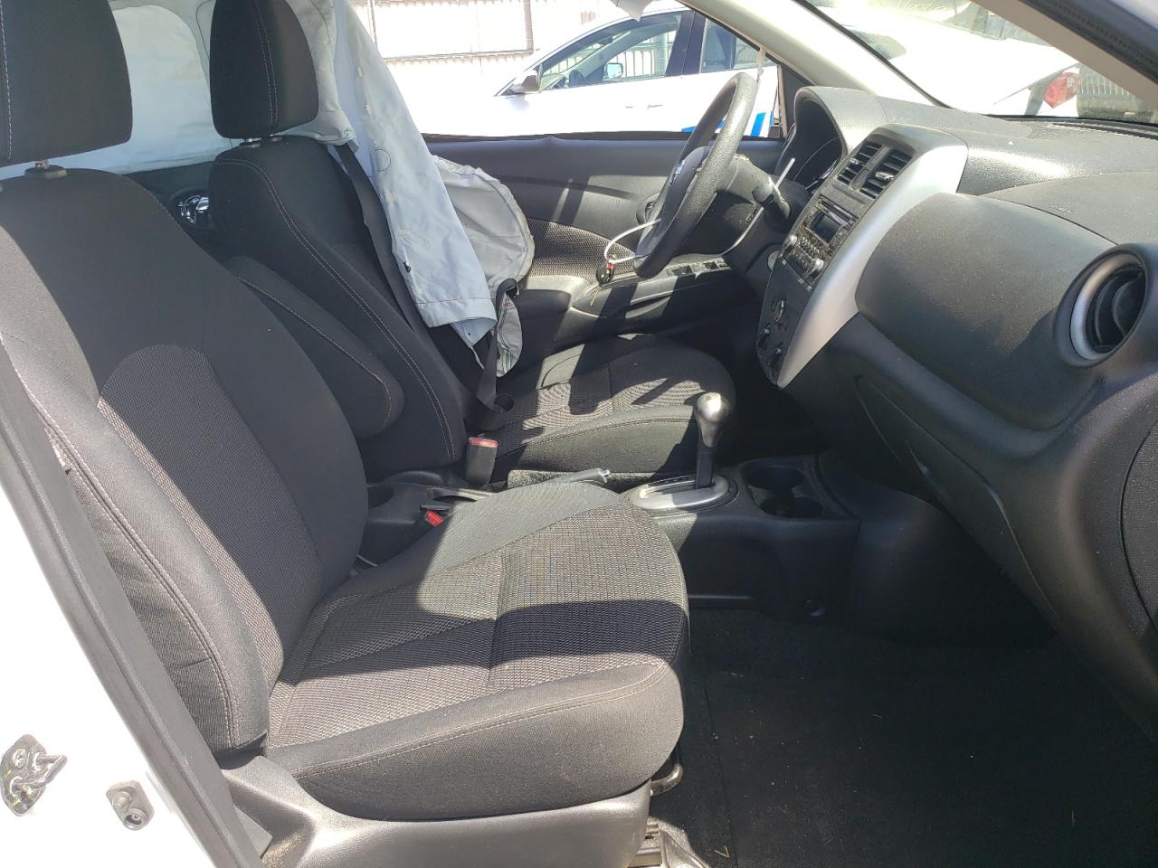 Photo 5 from auction – 2015 NISSAN VERSA S with VIN 3N1CN7AP9FL852025