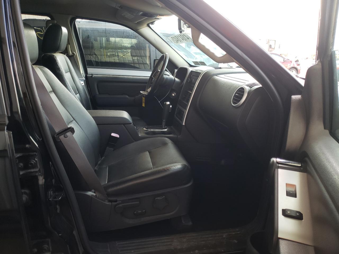 Photo 5 from auction – 2008 MERCURY MOUNTAINEE with VIN 4M2EU47E18UJ04997