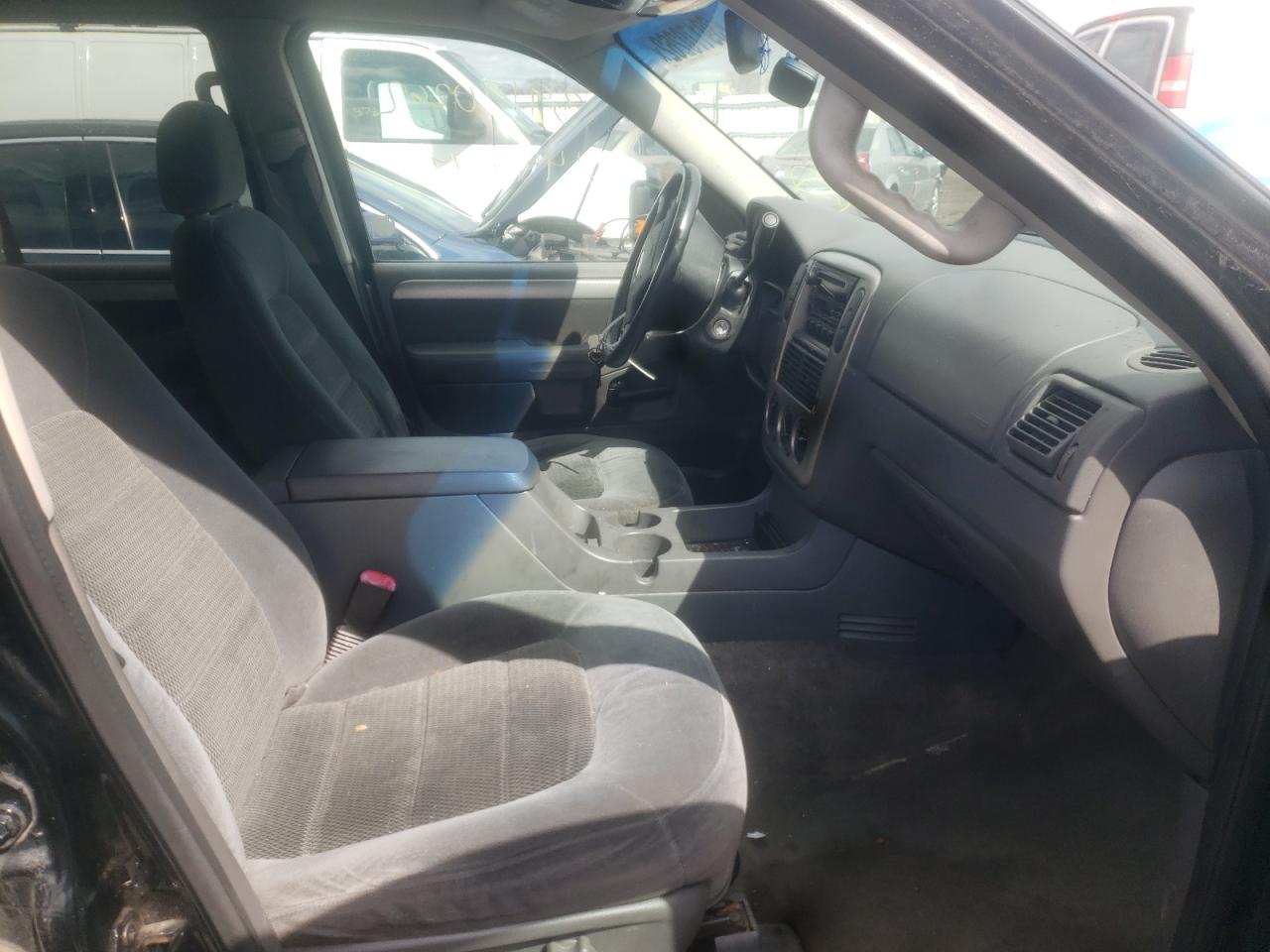 Photo 5 from auction – 2003 FORD EXPLORER X with VIN 1FMZU73K43ZA23519