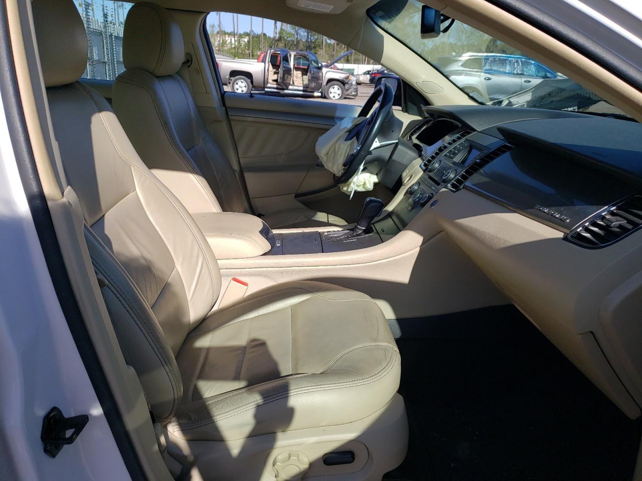 Photo 5 from auction – 2014 FORD TAURUS SEL with VIN 1FAHP2E8XEG132776