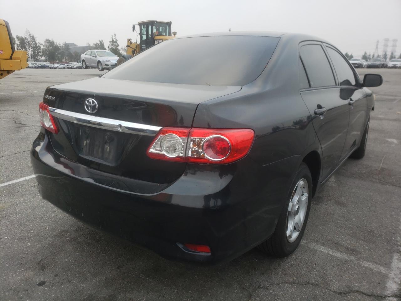 Фото 4 с аукциона – 2013 TOYOTA COROLLA 2D с VIN 5YFBU4EE8DP100559