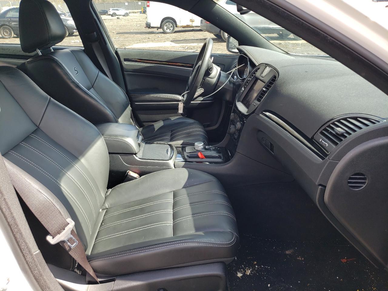 Photo 5 from auction – 2021 CHRYSLER 300 S with VIN 2C3CCABGXMH545729