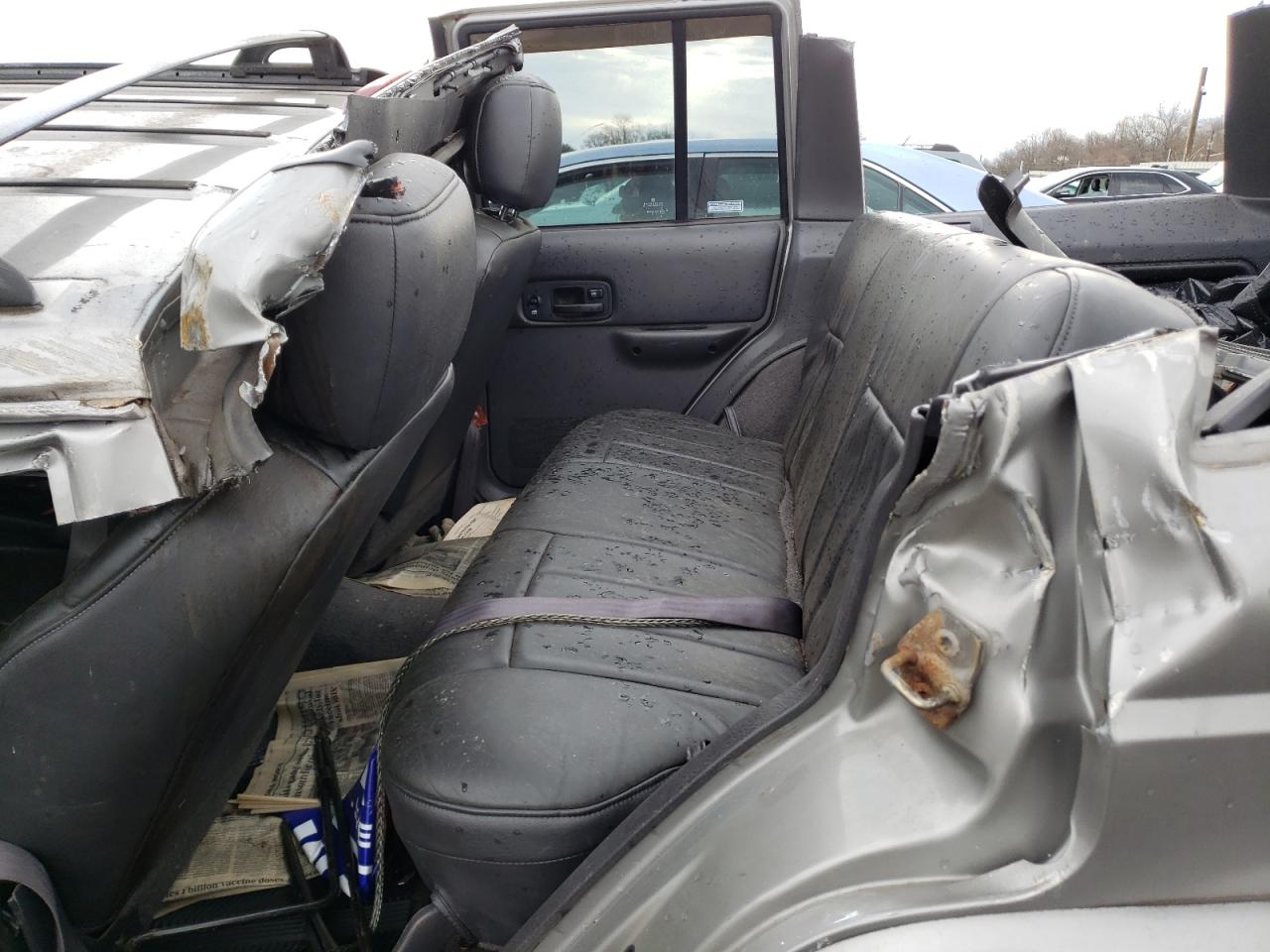 Photo 6 from auction – 2000 JEEP CHEROKEE with VIN 1J4FF58S2YL155097