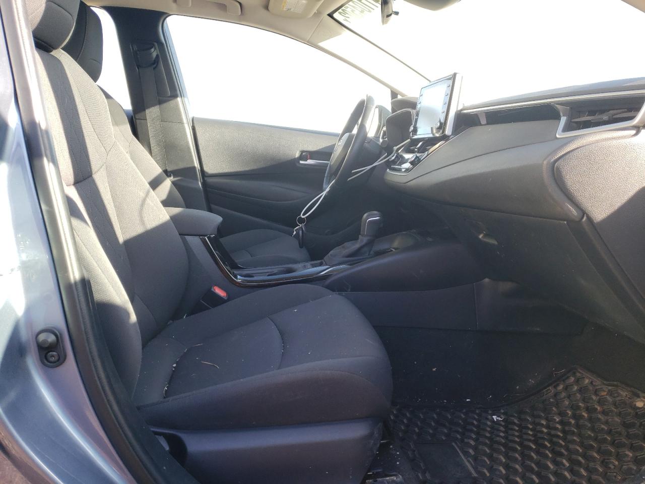 Photo 5 from auction – 2020 TOYOTA COROLLA LE with VIN 5YFBPRBE9LP093029