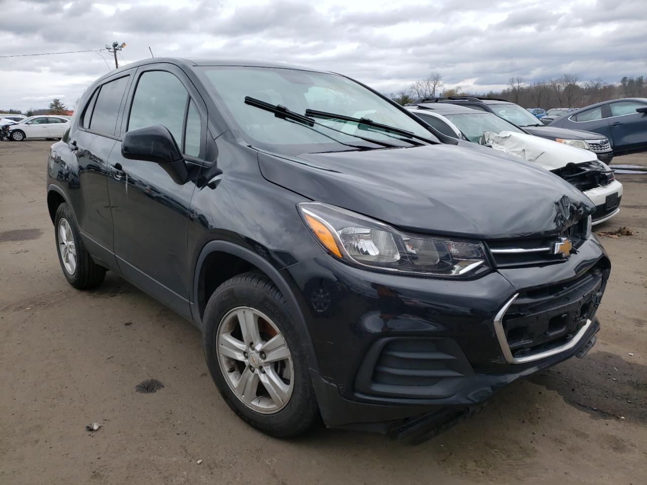 CHEVROLET TRAX LS 2020 with VIN KL7CJKSBXLB038992 - Photo from auction